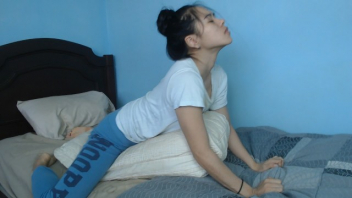 แจกหนังโป๊18+ แก้ผ้า เสียวหี เงี่ยนหี เขี่ยหัวนม